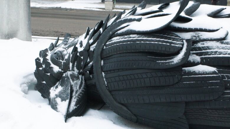 Displayed almost continuously since Gerald Beaulieu created his sculpture from tires in 2018, the crow is rated for all-seasons.