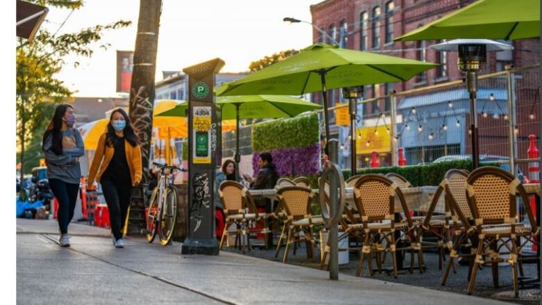 A Toronto restaurant patio.