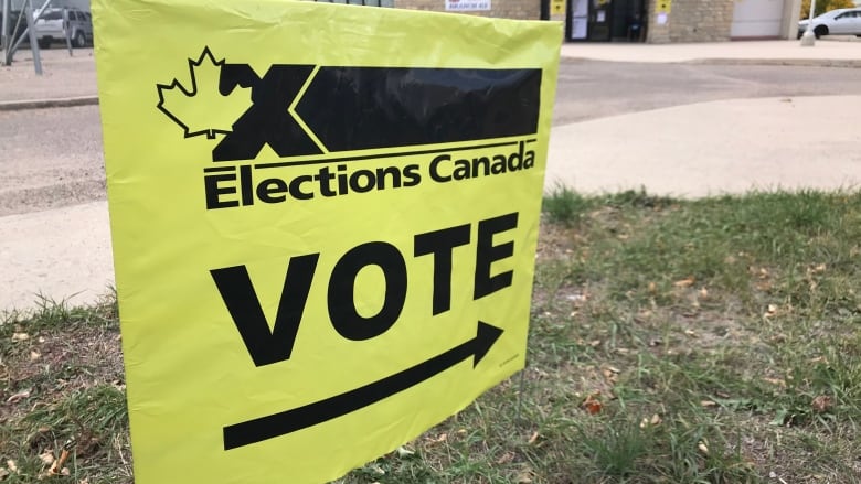 Yellow sign that says Elections Canada and Vote