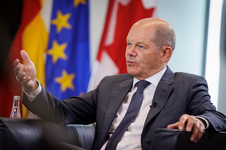 The CBCs Vassy Kapelos interviews German Chancellor Olaf Scholz, in Toronto, on Aug. 23, 2022 during the European leaders first trip to Canada.