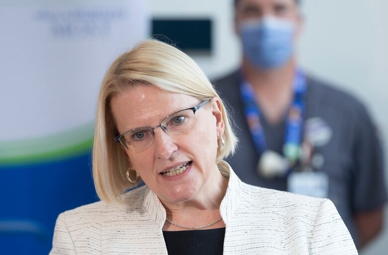 Ontario Health Minister Sylvia Jones makes an announcement at Torontos Sunnybrook Hospital, Thursday,  August 18, 2022. THE CANADIAN PRESS/Chris Young