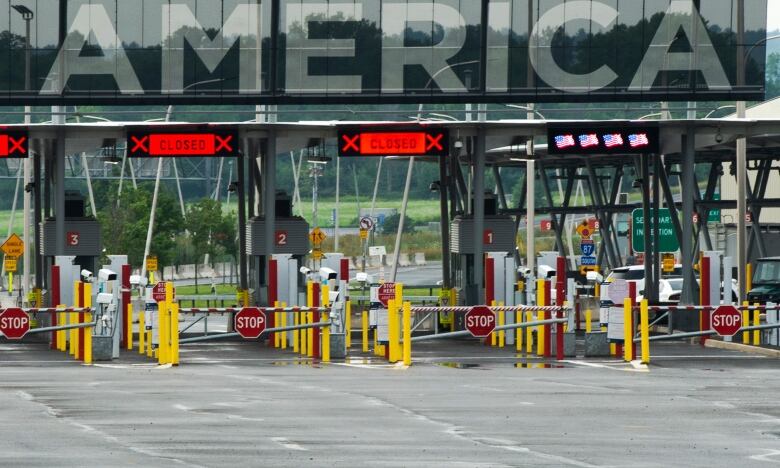 A border crossing is shown between Canada and the United States.