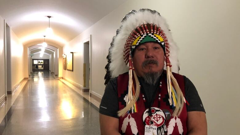 Wasagamack First Nation Chief Walter Harper met with the leader of the Manitoba Liberals about the need for an airport in his community. 