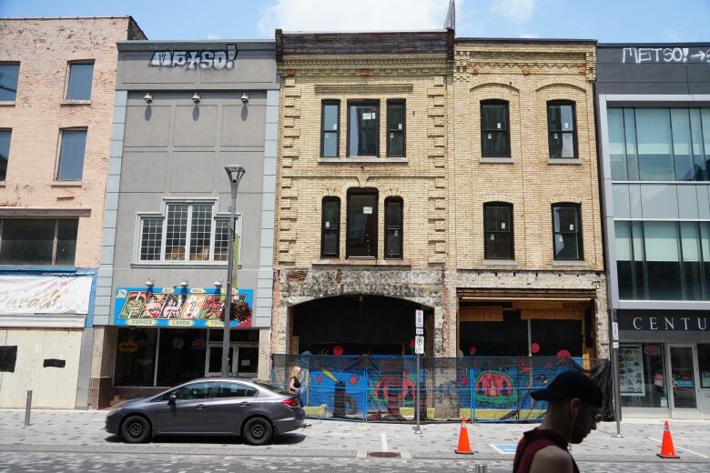 empty storefronts 