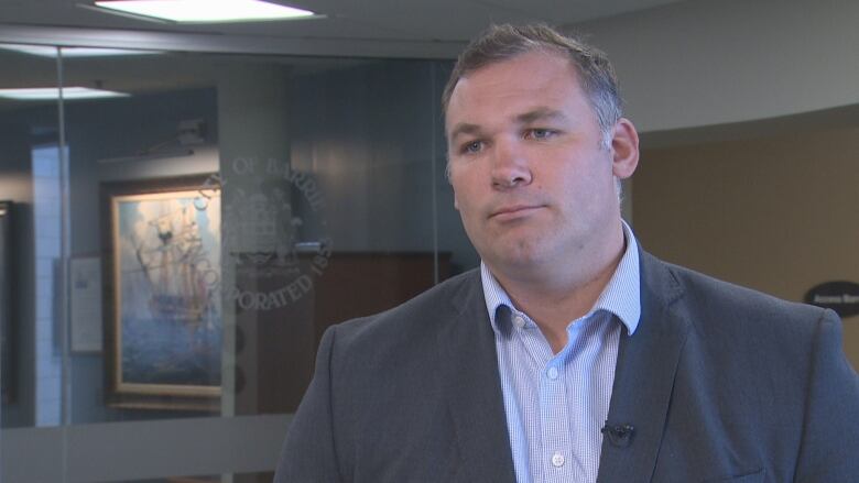 Portrait of Barrie Mayor Alex Nuttall at his city hall office.    