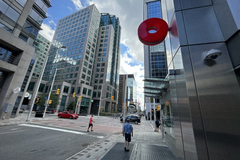 OC Transpo downtown Ottawa July 31, 2023, 13th day of bearing shutdown