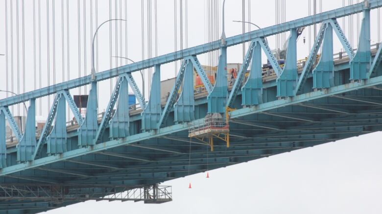 100 suspender ropes were replaced between 2003 to 2007, says the bridge corporation. Now, the remaining 200 original cables are in the process of being swapped out.