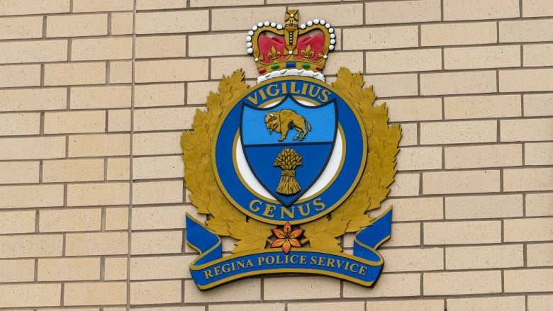 Crest of Regina police. 