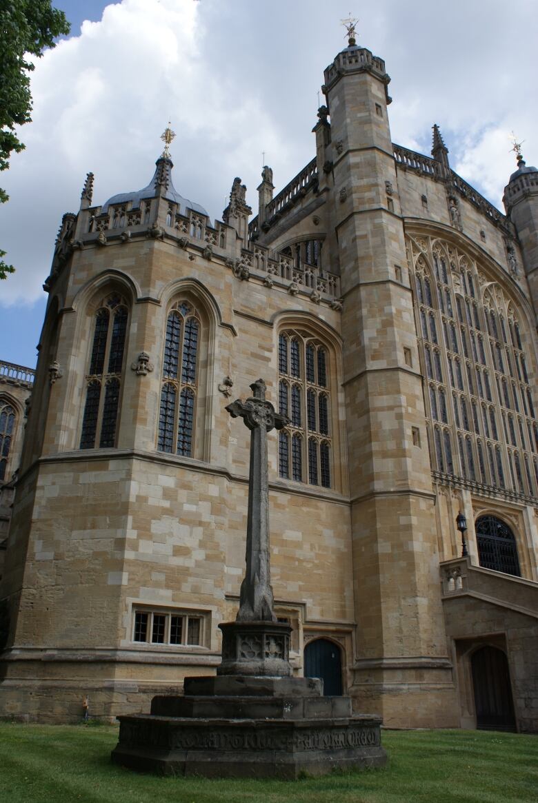 A photo provided to the CBC from Windsor Castle. The photo shows a cross in the area just to the northwest of St Georges Chapel where there are 47 burials below ground (of which Prince Alemayehu is one).