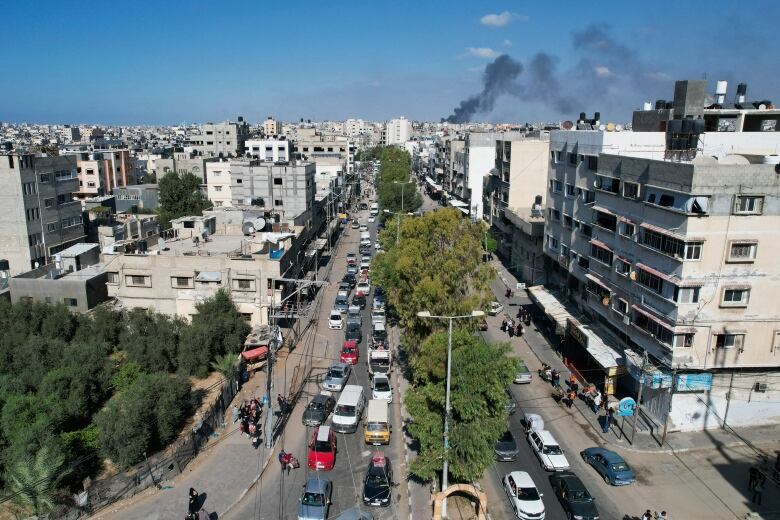 Palestinians fleeing from northern Gaza to the south.