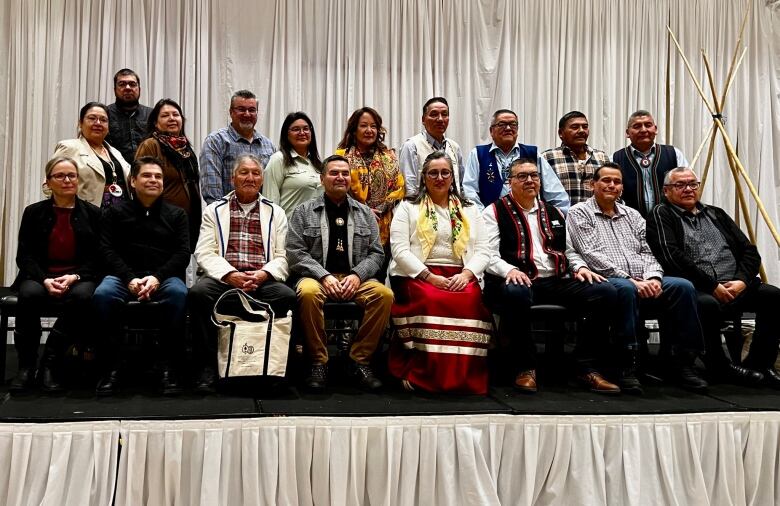 A group photo of Cree and Innu leaders in Chisasibi summit about caribou, other things.