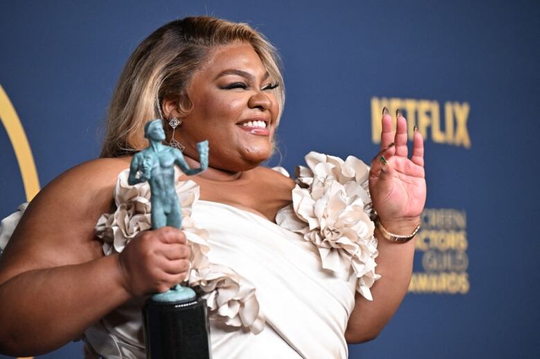 Actress Da'Vine Joy Randolph poses with her SAG Award for best supporting female actor in a film.