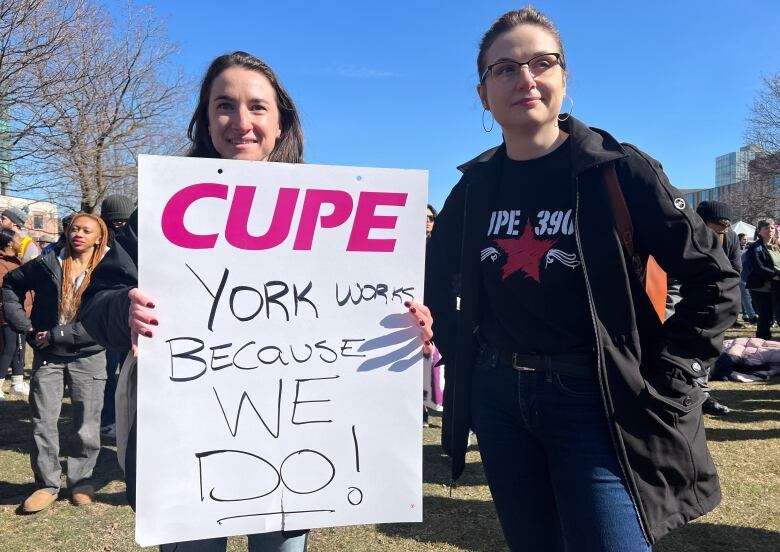 Members of CUPE 3903 picket on Monday, Feb. 26, 2024.