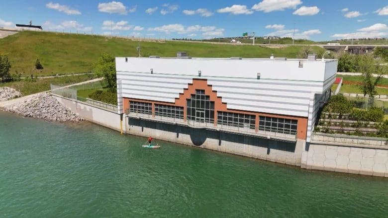 a building on the water.