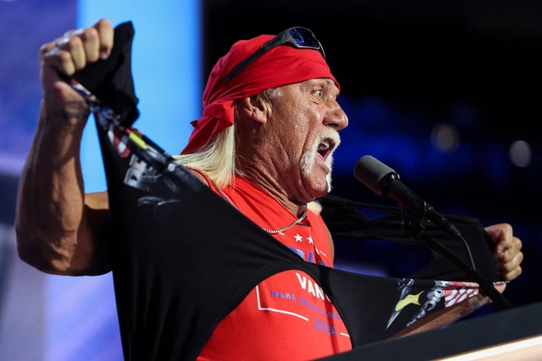 Hulk Hogan ripping shirt to reveal Trump-Vance shirt underneath