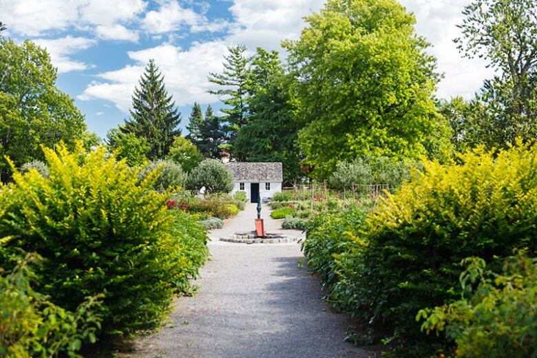 Dundurn National Historic Site