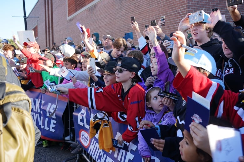 Kids waving stuff