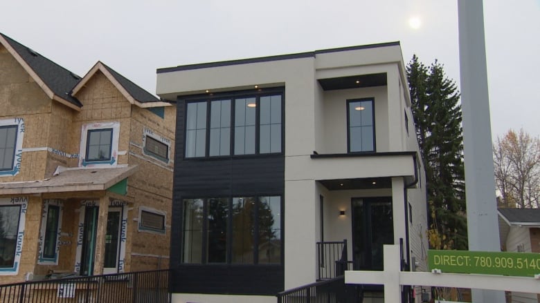 An outdoor front view of a house in Edmonton. 