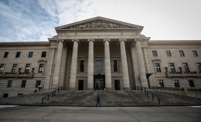 The front exterior of the Manitoba legislative building.