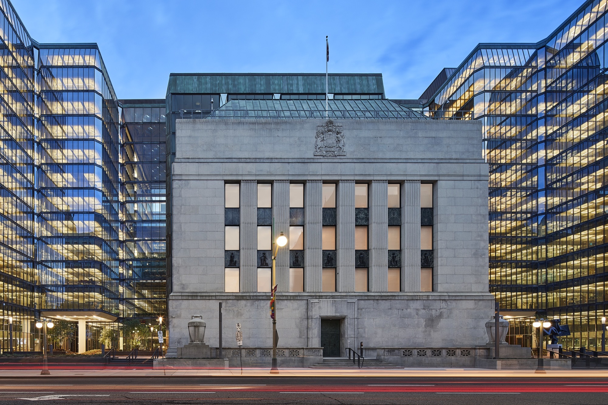 Bank of Canada Holds Rates Steady as Oil Prices and Trade Tensions Create Juggling Act