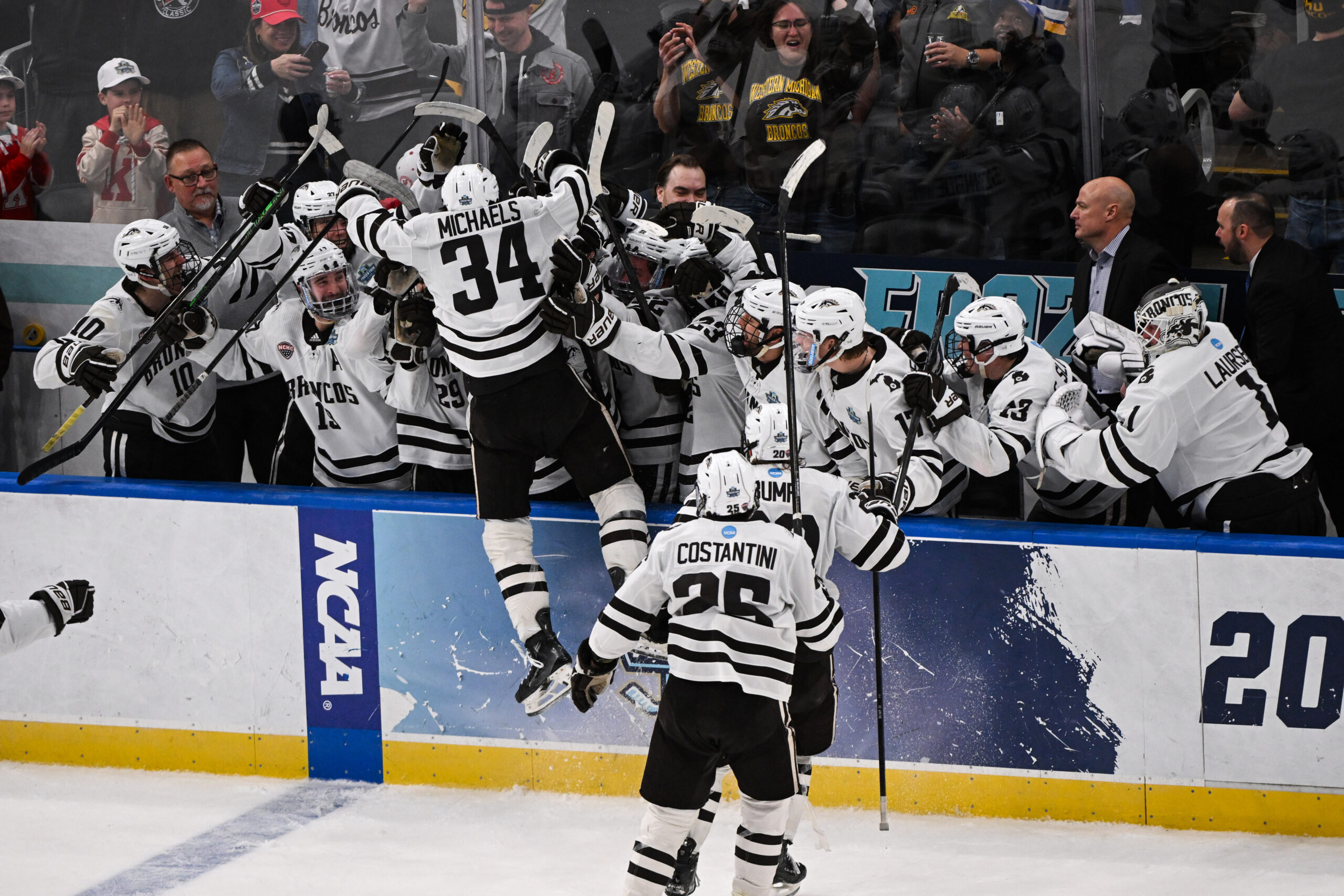 Edmonton Oilers Sign Western Michigan Forward Owen Michaels to Entry-Level Deal