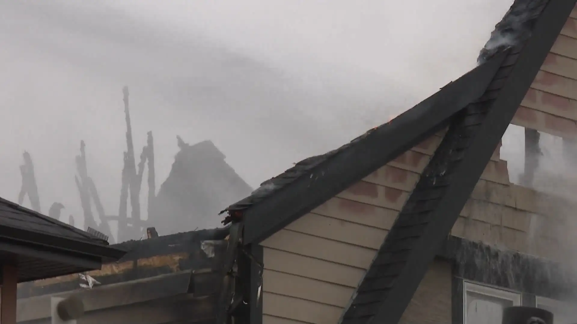 Mahogany House Fire Forces Evacuations as High Winds Complicate Firefighting Efforts