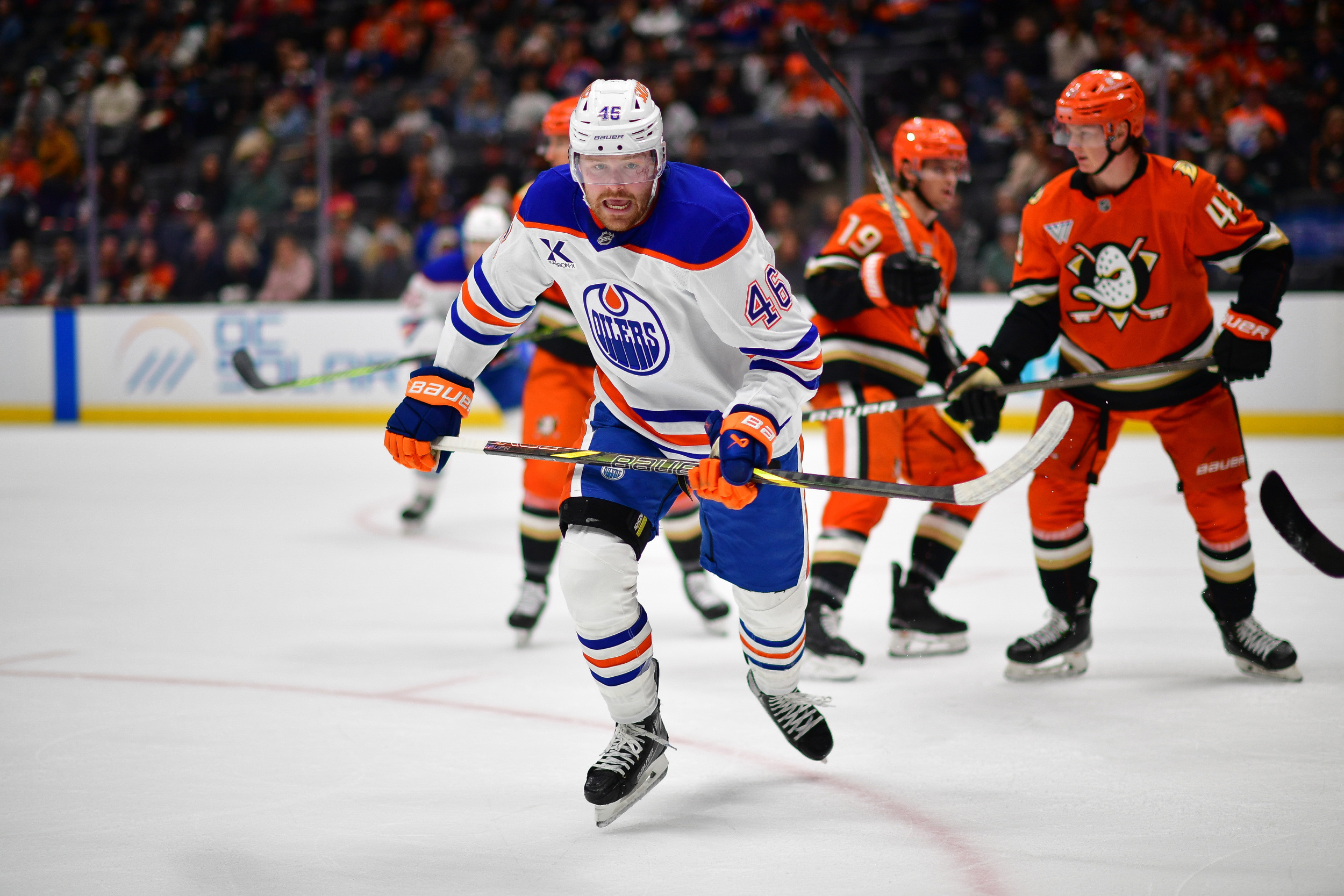Oilers Face LA Without Dickinson as Jones Gets Rare Top-6 Opportunity