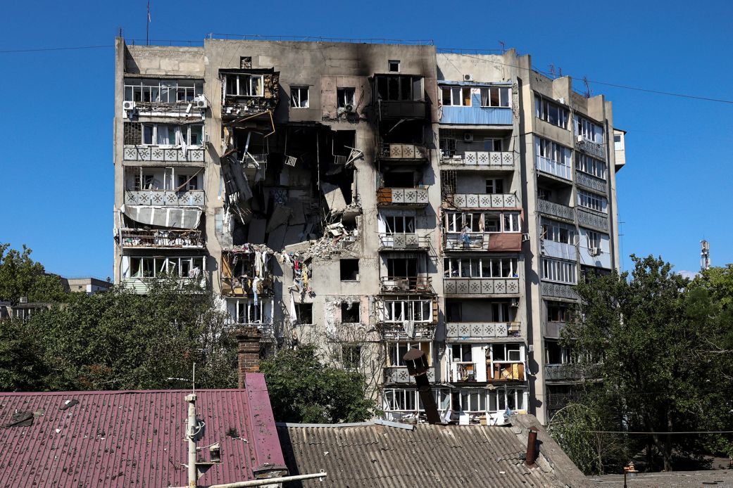 Russian Strikes Kill Two in Ukraine as Easter Ceasefire Looms