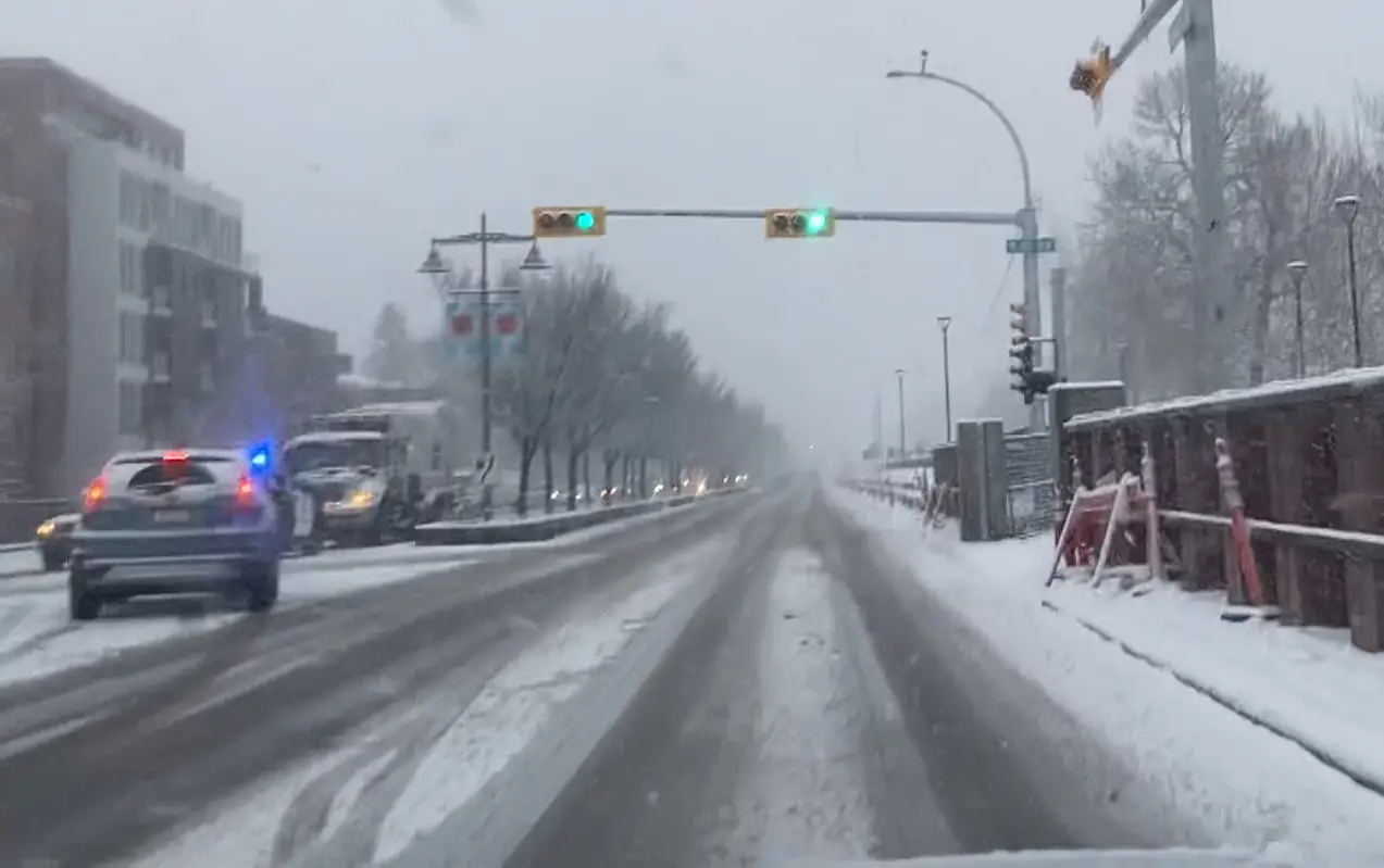 Spring Snowstorm Triggers 163 Crashes on Calgary Roads in Single Morning