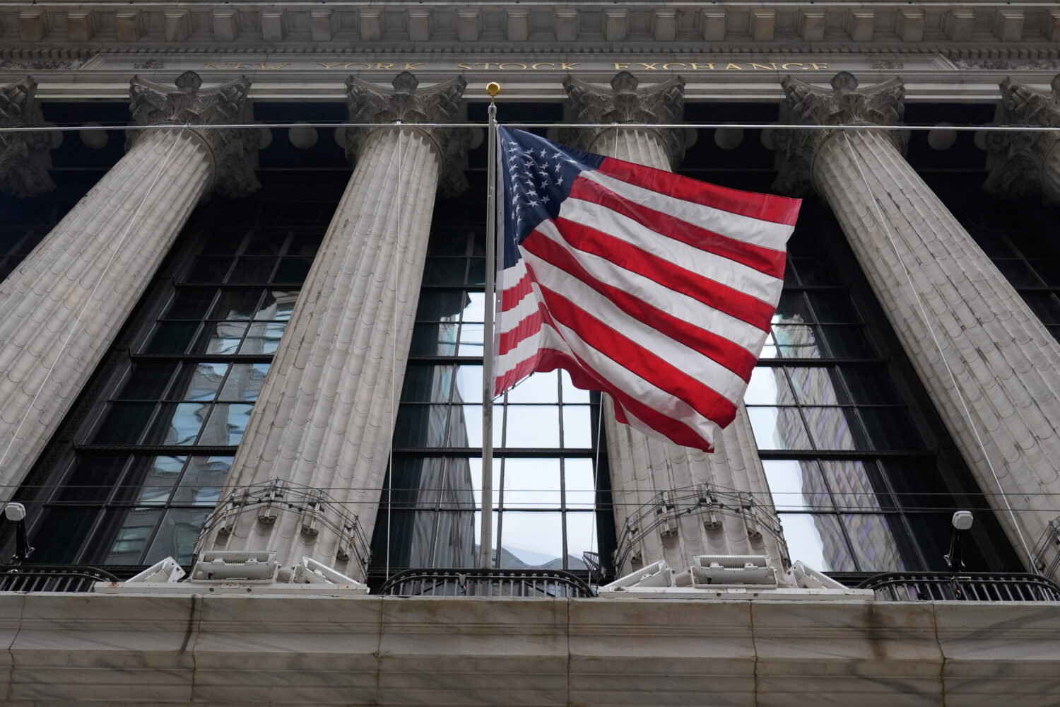 Wall Street Surges on Iran Ceasefire Hopes, But Tehran Calls Trump's Claims 'False'